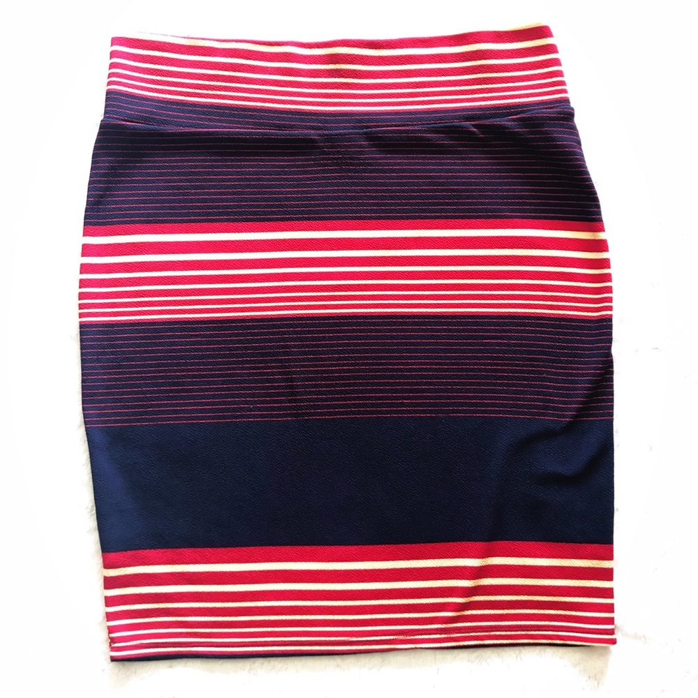 LuLaRoe Cassie - 2XL Navy, red and yellow